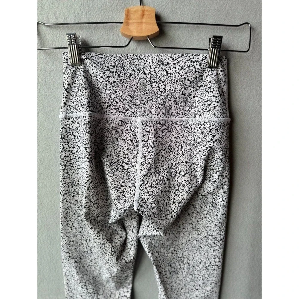 Lululemon Wunder Under Hi-Rise Crop Leggings Size 4 Ditsy‎ Daisy